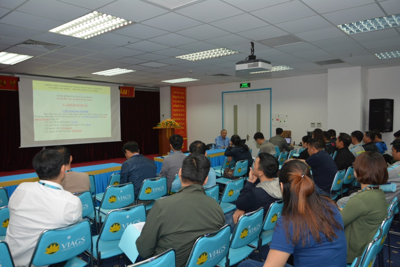 VIAGS NOI BAI HOLD A TRAINING COURSE OF &quot;SAFETY AND LABOR HYGIENE&quot;