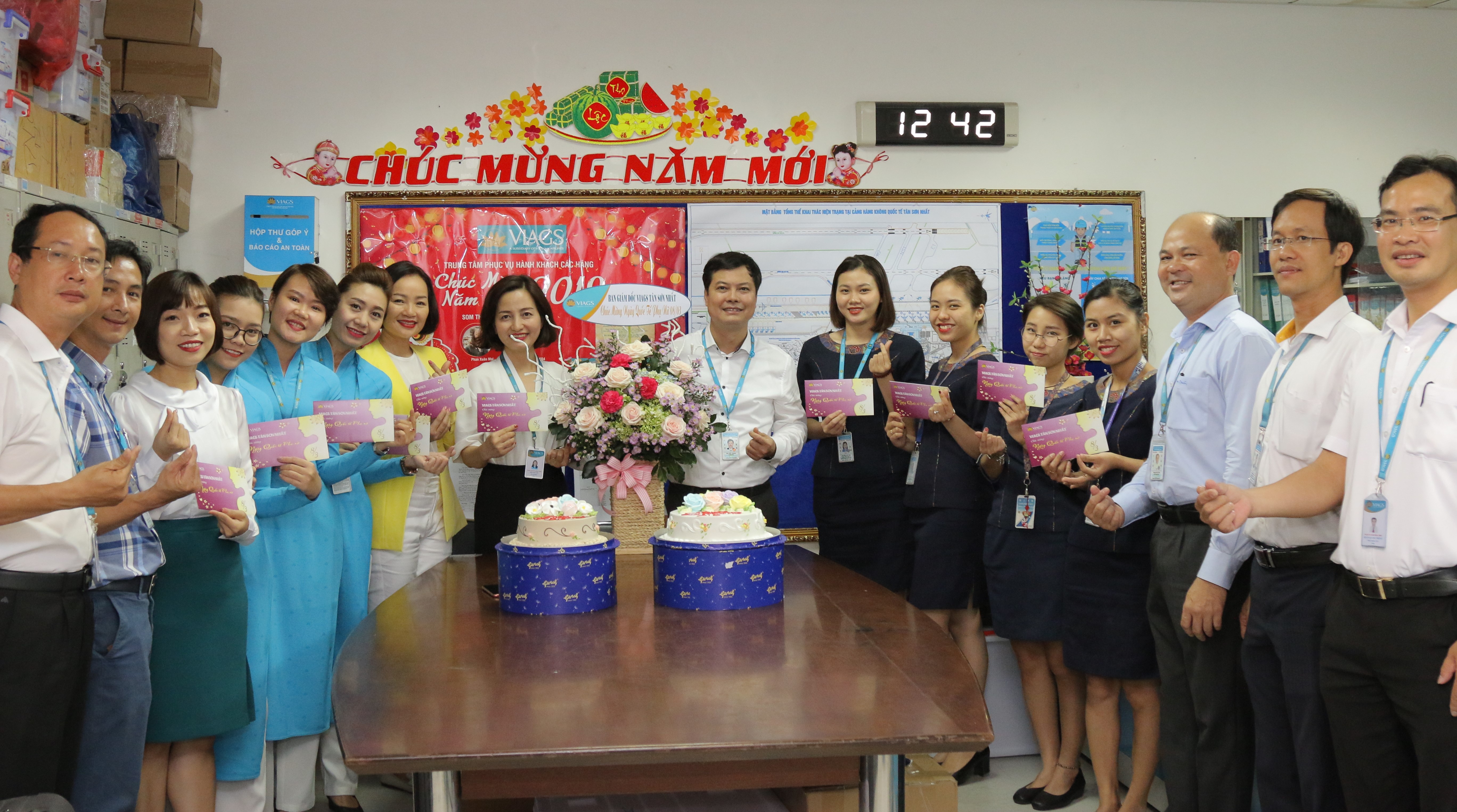 VIAGS TAN SON NHAT HOLDS THE MEETING, WATCHES MOVIES AND CELEBRATES THE FEMALE STAFFS ON THE 109TH ANNIVERSARY OF INTERNATIONAL WOMEN’S DAY 8/3